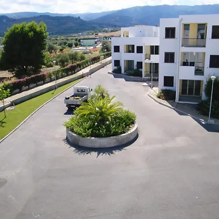 San Rocco Two Bed 5b2 5 *