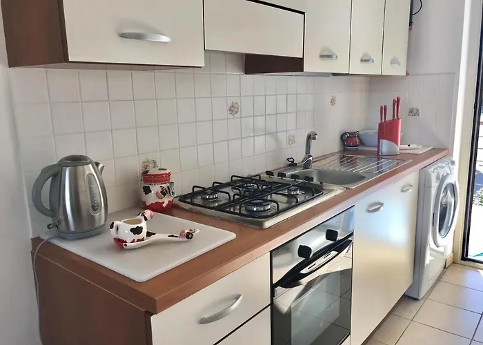 San Rocco Two Bed 5b2 5 *